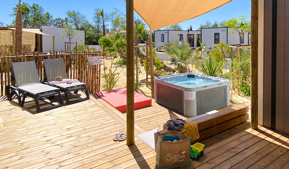 4 star campsite with water park south of France